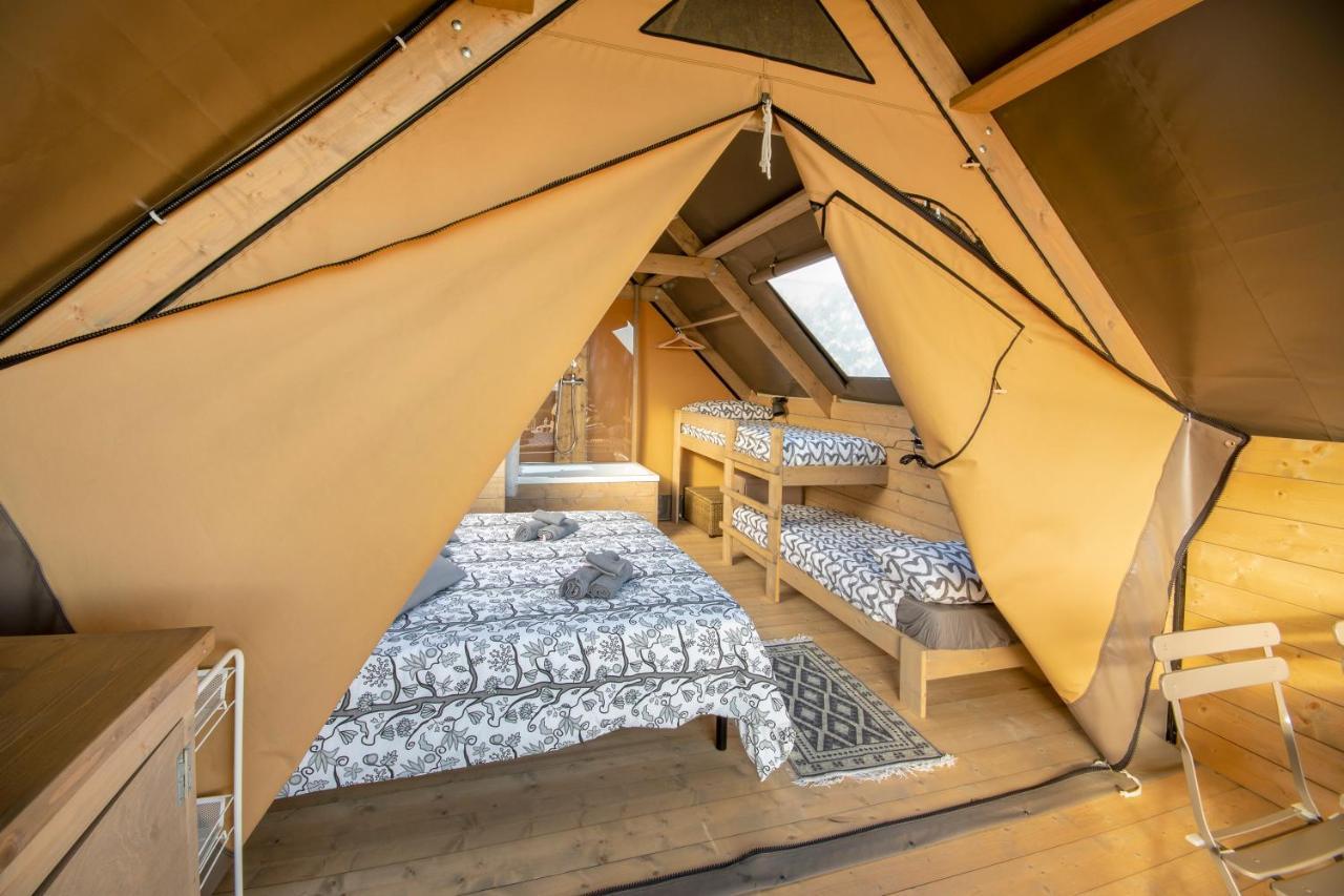 Glamping Debbiare *